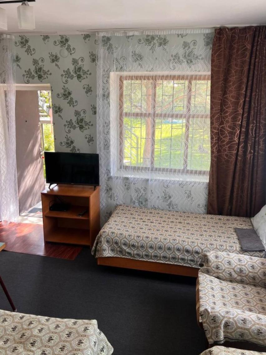 Podsolnukhi Guest House โชลปอน-อาตา ภายนอก รูปภาพ