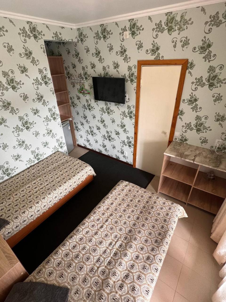 Podsolnukhi Guest House โชลปอน-อาตา ภายนอก รูปภาพ