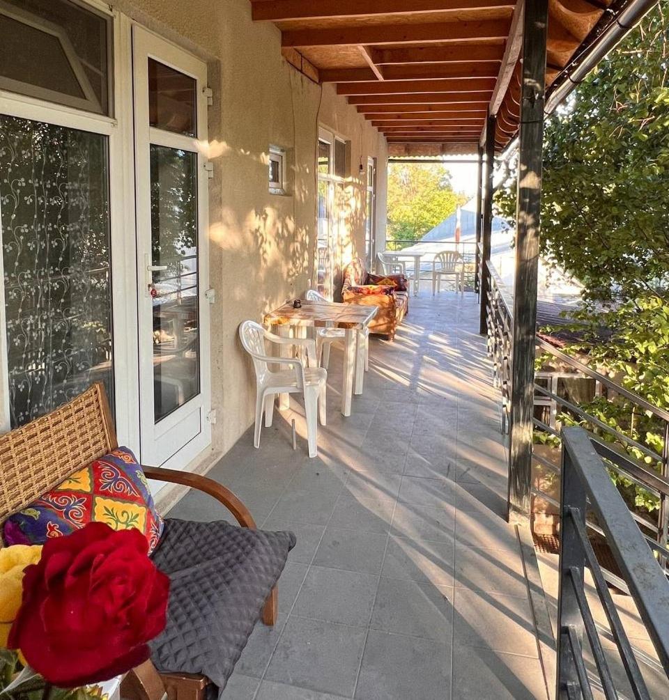 Podsolnukhi Guest House โชลปอน-อาตา ภายนอก รูปภาพ