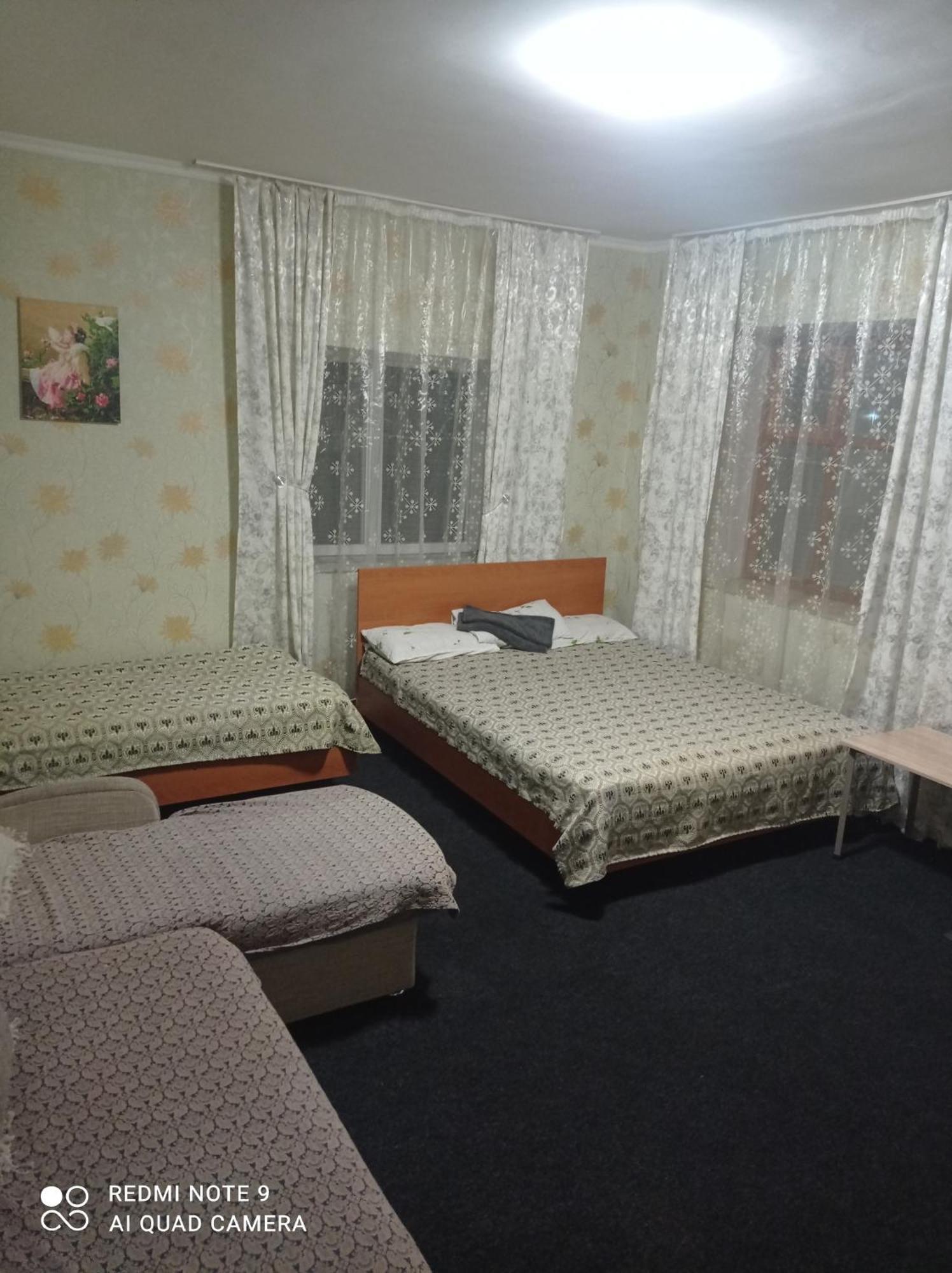 Podsolnukhi Guest House โชลปอน-อาตา ภายนอก รูปภาพ